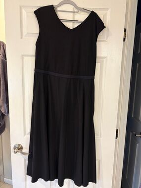 Athleta Black V-Neck Midi Dress